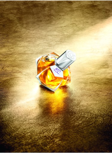 Alien, The Fragrances of Leather © Chic