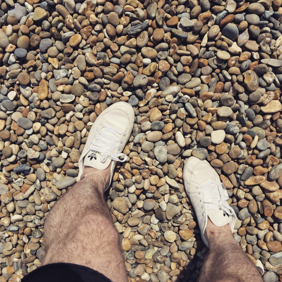 "The grey mineral smell of pebbles under one's feet, with a dash of sea air and galbanum-like sea kale for good measure."