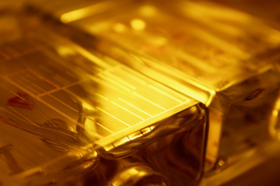 Molecular Perfumery from Escentric Molecules